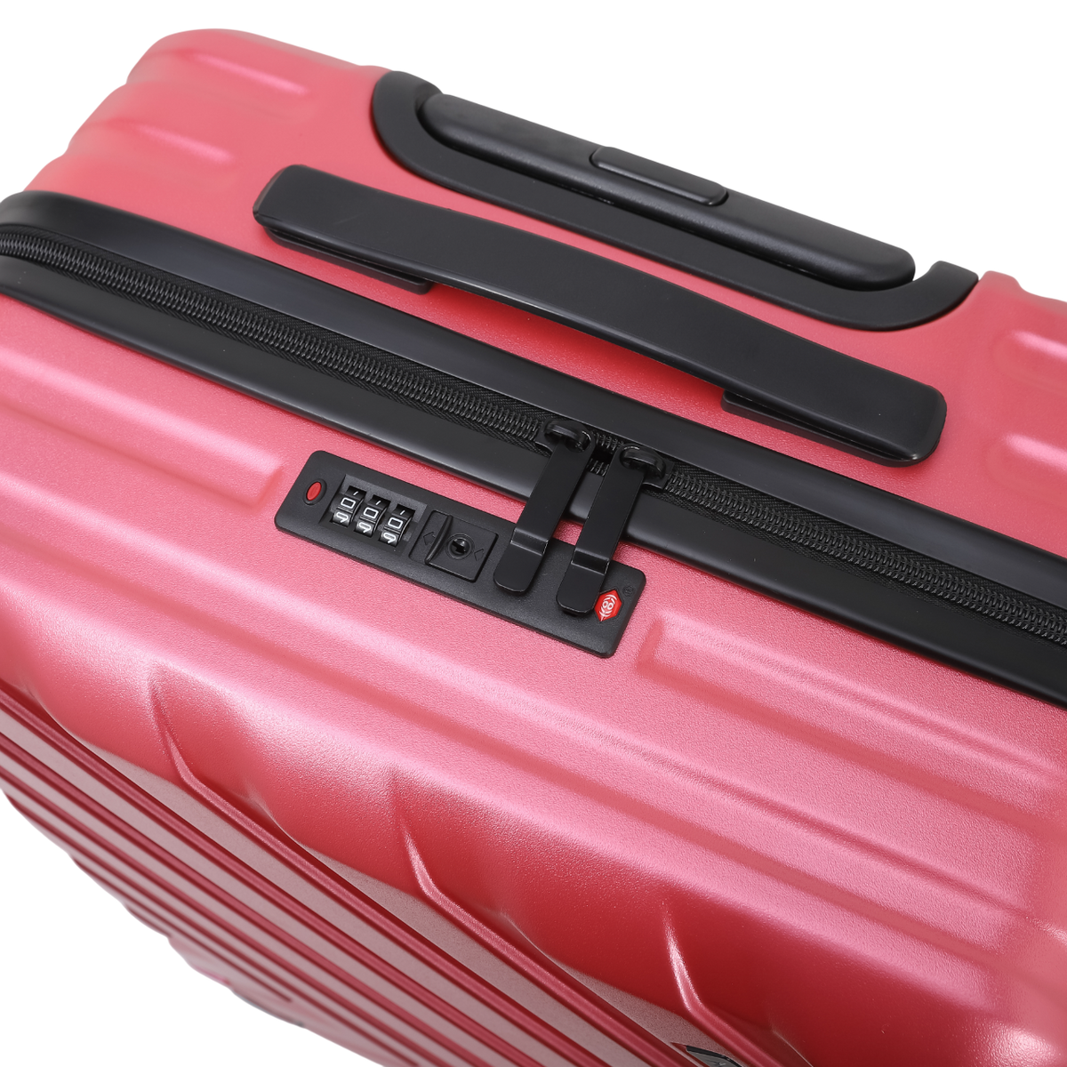 Horizon 2.0 suitcase in light pink with a handle, a TSA lock and a zipper – close-up